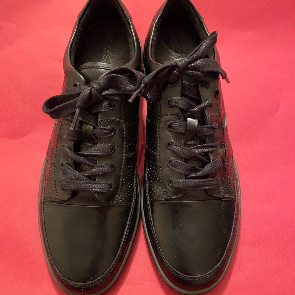 Kenneth Cole Black Sneakers